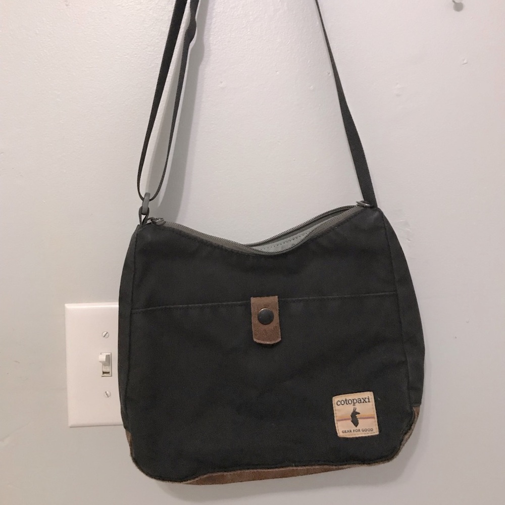 Small Cotopaxi Perla crossbody bag